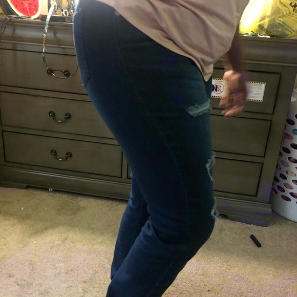 T&Y Fashion Dark Wash Distressed 3 Button Fit Jean - Picture 11 of 13